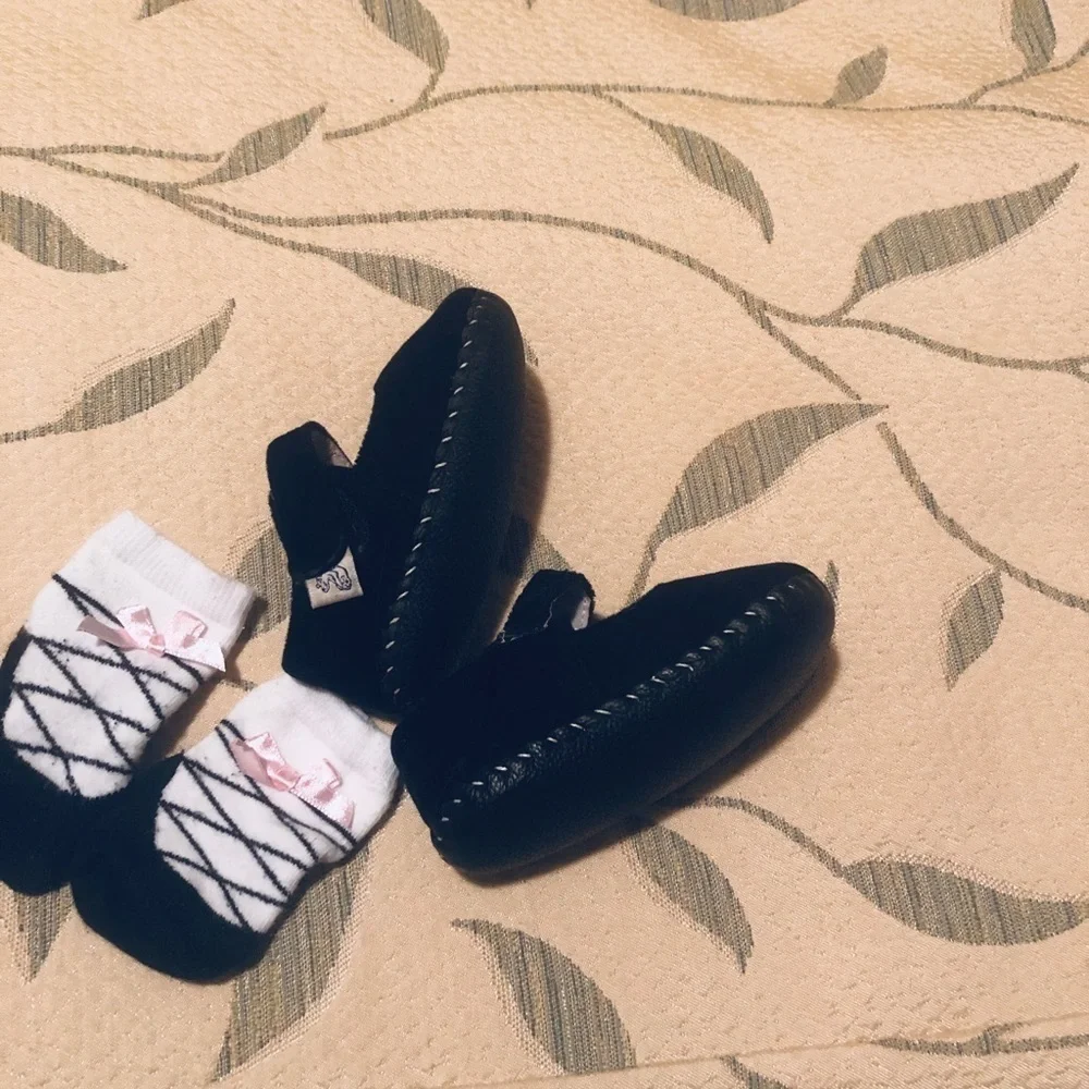 Pediped Baby Girl Shoes Black Velvet and socks